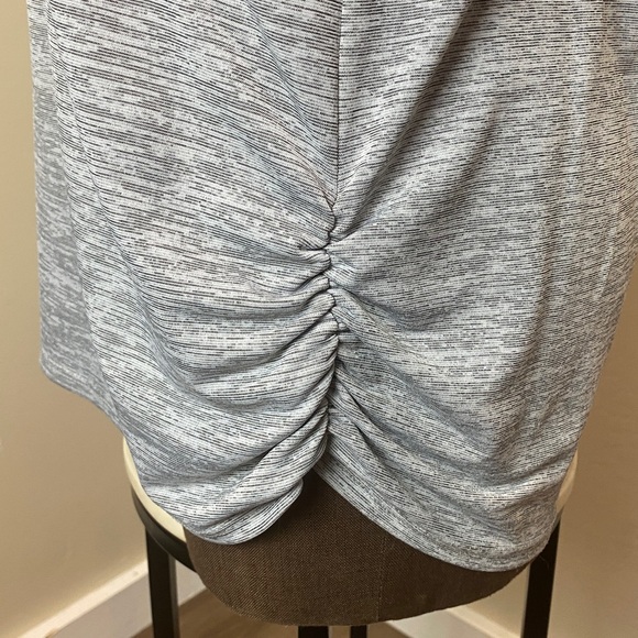 Colorblock Top - Picture 4 of 8